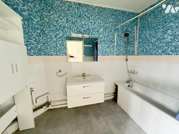 A VENDRE A WAZIERS : MAISON 1930 EN BON ETAT 3CH JARDIN AVEC PASSAGE MOTO 