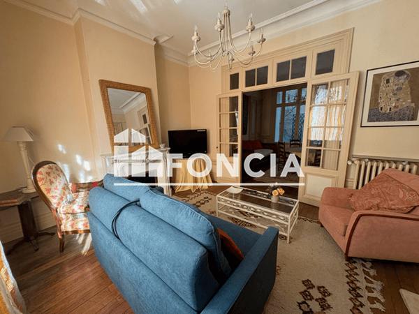 Location Studio meublé 42.47 m² - Tours 37000