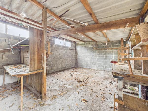 Maison de ville, trois chambres avec jardin et dépendance – Centre de Guîtres