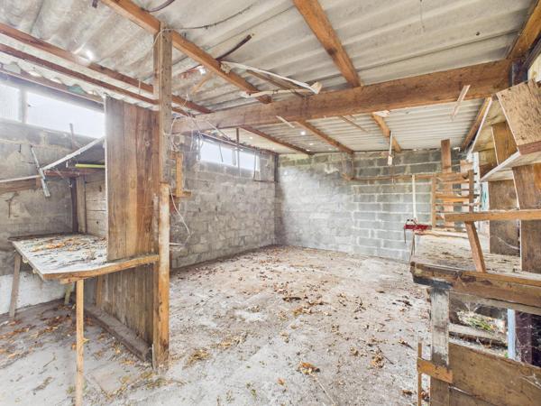 Maison de ville, trois chambres avec jardin et dépendance – Centre de Guîtres