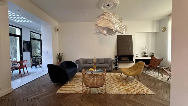 PROPRIÉTÉ BOURGEOISE DE CENTRE VILLE