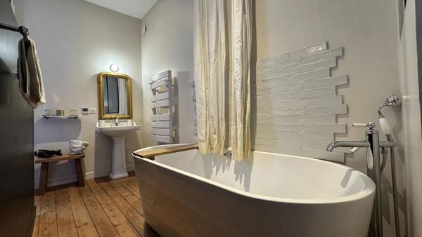 PROPRIÉTÉ BOURGEOISE DE CENTRE VILLE