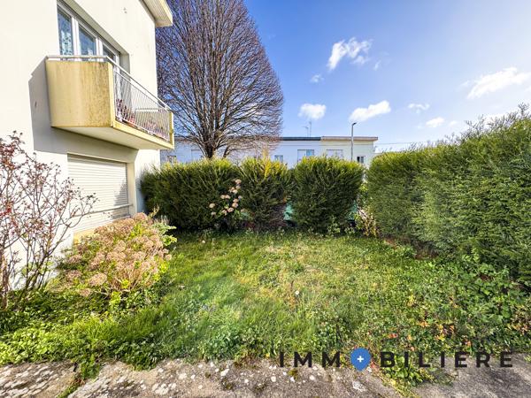 LORIENT CENTRE – Immeuble de 2 appartements avec jardins et stationnements. Vous serez aussi intéressé par