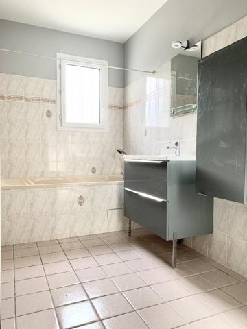 Location maison Puilboreau, 83m² 4 pièces 1 395 avec garage