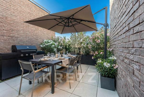 RARE - DERNIER ETAGE - 100M2 D'EXTERIEUR - ROOFTOP - TERRASSES - REEL VIE DE QUARTIER - METRO A 100M