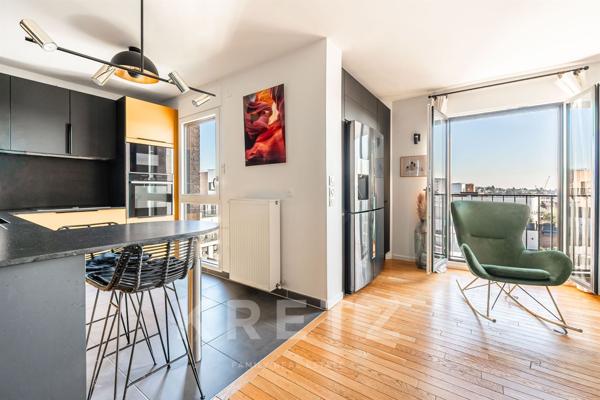 RARE - DERNIER ETAGE - 100M2 D'EXTERIEUR - ROOFTOP - TERRASSES - REEL VIE DE QUARTIER - METRO A 100M