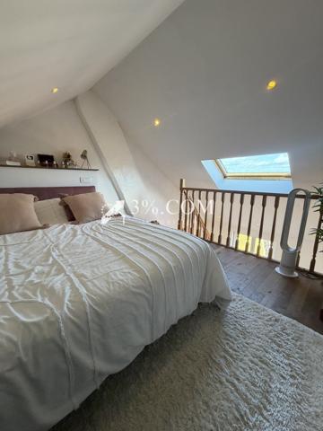 Maison
                                                                                                                                                                                                                                                                                                                        3 pièce(s)                                                                                                                                                                                                          2 chambre(s)                                                                                                                                                                                                          100  m²