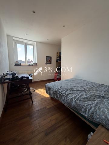 Maison
                                                                                                                                                                                                                                                                                                                        3 pièce(s)                                                                                                                                                                                                          2 chambre(s)                                                                                                                                                                                                          100  m²