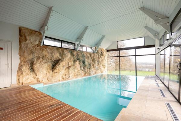 LIEUX UNIQUES ® PROPRIETES PRIVEES PROPOSE SUPERBE MAISON CONTEMPORAINE AUX GROUETS DE 258 M² AVEC TERRAIN DE 4700 M²