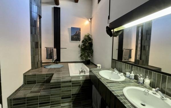 Vente Maison 200m2 habitable + 80m2 garage rénové(e) Remoulins   