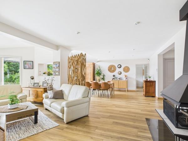 Maison à vendre |  Brech |  6 pièces | 237 m²