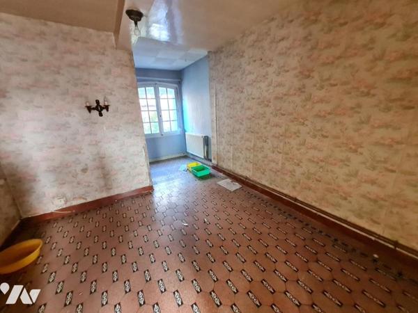 LONGUEIL ANNEL, maison ancienne à rénover 