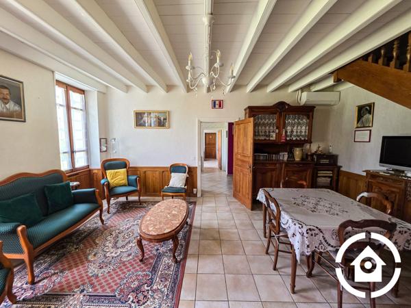 3 maisons + dépendances sur plus d’1 hectare