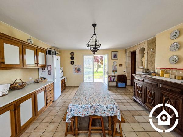 3 maisons + dépendances sur plus d’1 hectare