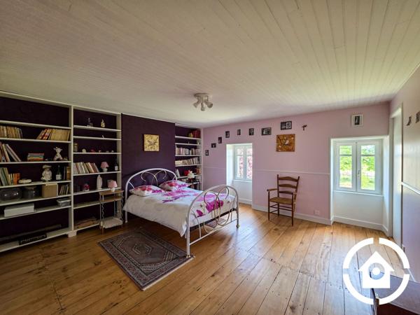 3 maisons + dépendances sur plus d’1 hectare