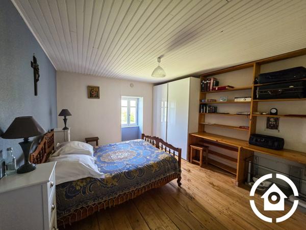 3 maisons + dépendances sur plus d’1 hectare