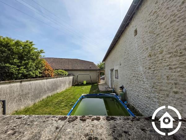 3 maisons + dépendances sur plus d’1 hectare