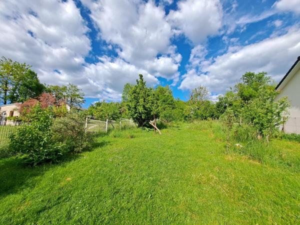Maison de ville indépendante avec beau jardin