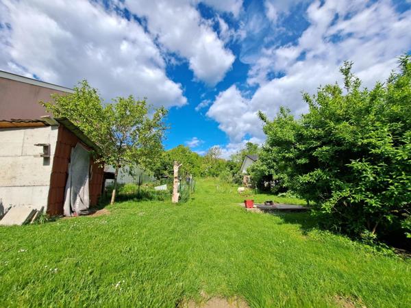 Maison de ville indépendante avec beau jardin