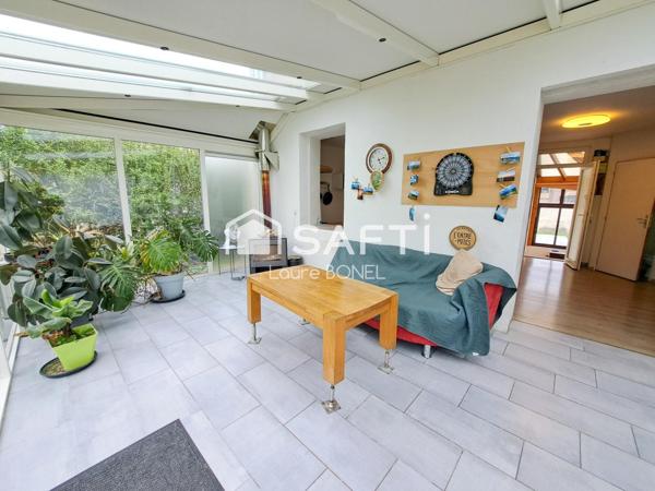 Maison de ville indépendante avec beau jardin