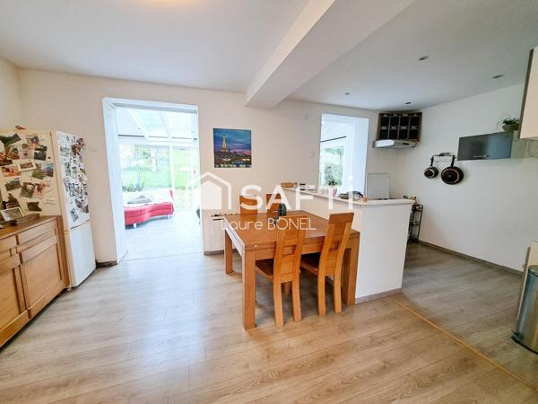 Maison de ville indépendante avec beau jardin