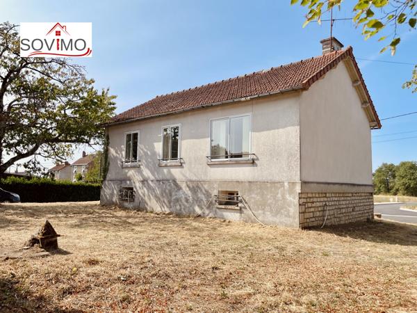 AU CALME D'UN VILLAGE, PAVILLON SUR SOUS SOL COMPLET À RÉNOVER AVEC JARDIN