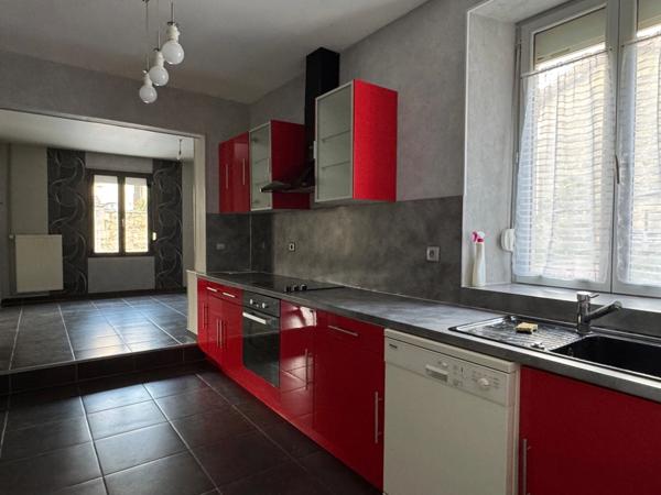 MAISON INDIVIDUELLE DE CARACTÈRE, TROIS CHAMBRES ET UN BUREAU/4ÈME CHAMBRE