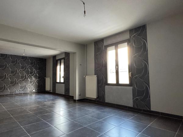 MAISON INDIVIDUELLE DE CARACTÈRE, TROIS CHAMBRES ET UN BUREAU/4ÈME CHAMBRE