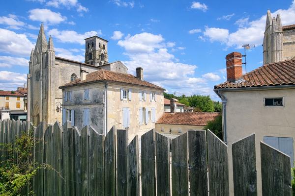Immeuble iconique de 366 m2 avec local commercial et deux appartements au coeur de blanzac Porcheresse Détails des diagnostics énergétiques