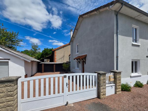 Maison à vendre à Terres-de-Haute-Charente (16270) - Charente