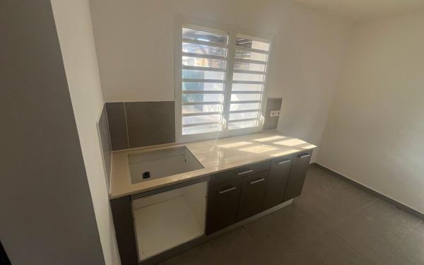 Maison à vendre    3 pièces •  Macouria