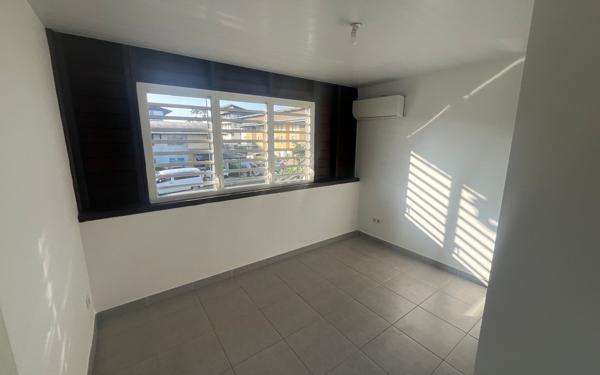 Maison à vendre    3 pièces •  Macouria