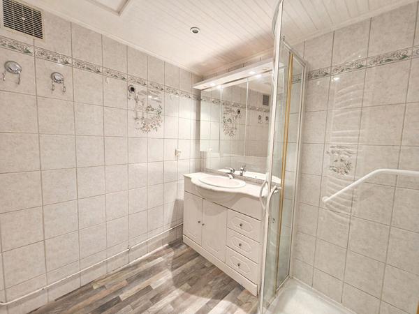 Appartement Nevers, 2 heures de Paris, avec cour privative,  ancien, charme, fonctionnalité, proche ISAT, proche centre-ville,