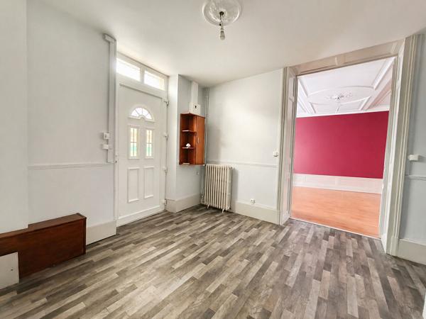 Appartement Nevers, 2 heures de Paris, avec cour privative,  ancien, charme, fonctionnalité, proche ISAT, proche centre-ville,