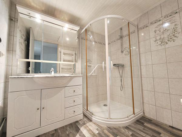 Appartement Nevers, 2 heures de Paris, avec cour privative,  ancien, charme, fonctionnalité, proche ISAT, proche centre-ville,