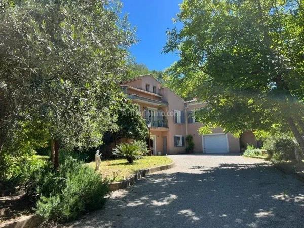 Vente                                                      Villa
                        
                     8 pièces                      210 m2                     à Salernes