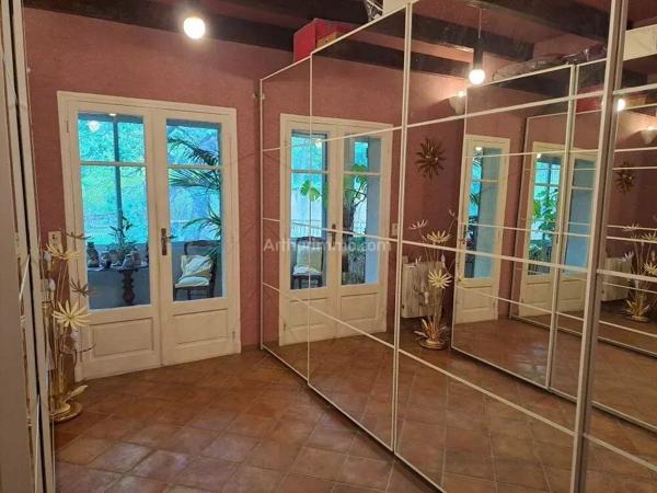 Vente                                                      Villa
                        
                     8 pièces                      210 m2                     à Salernes