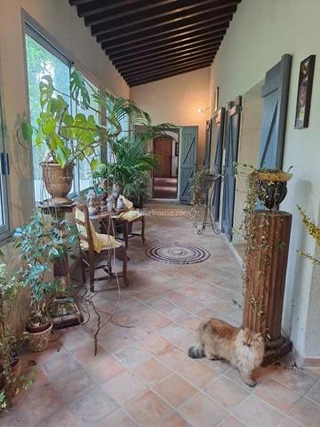 Vente                                                      Villa
                        
                     8 pièces                      210 m2                     à Salernes