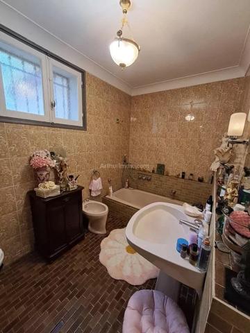 Vente                                                      Villa
                        
                     8 pièces                      210 m2                     à Salernes