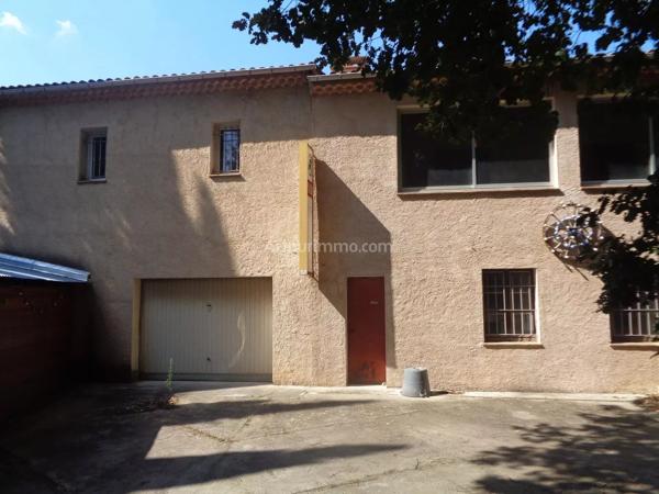 Vente                                                      Villa
                        
                     8 pièces                      210 m2                     à Salernes