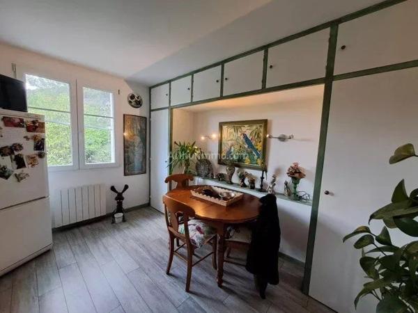 Vente                                                      Villa
                        
                     8 pièces                      210 m2                     à Salernes