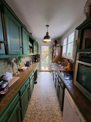 Vente                                                      Villa
                        
                     8 pièces                      210 m2                     à Salernes