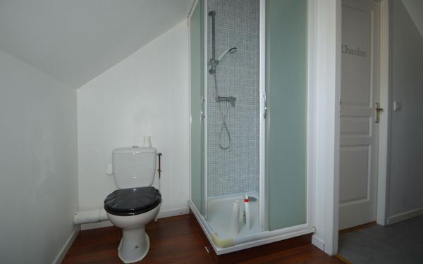 Maison à louer    5 pièces •    Buros