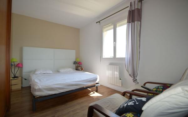 Maison à louer    5 pièces •    Buros