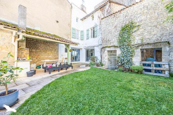 Maison à vendre |                                       Melle |                                        7 pièces  |  142 m²