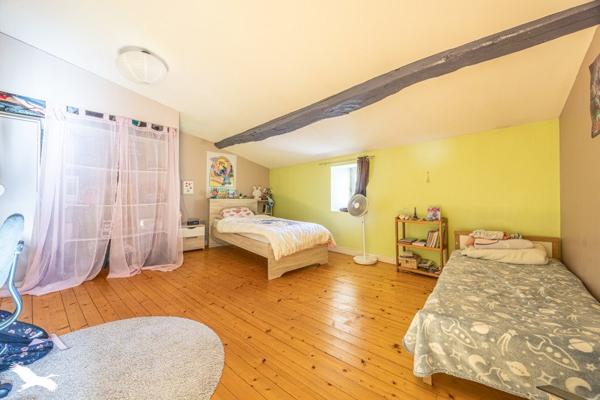 Maison à vendre |                                       Melle |                                        7 pièces  |  142 m²