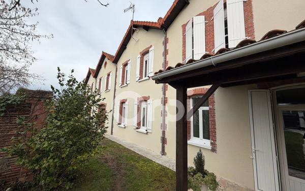 Immeuble à vendre    16 pièces • 620 m2 Roumazières-Loubert