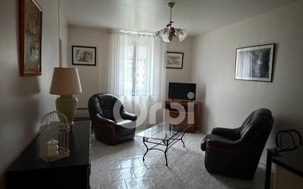 Immeuble à vendre    16 pièces • 620 m2 Roumazières-Loubert