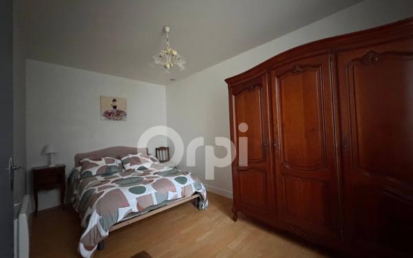 Immeuble à vendre    16 pièces • 620 m2 Roumazières-Loubert