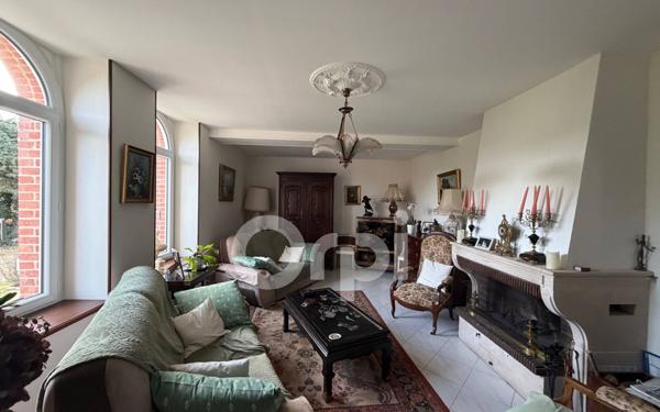 Immeuble à vendre    16 pièces • 620 m2 Roumazières-Loubert